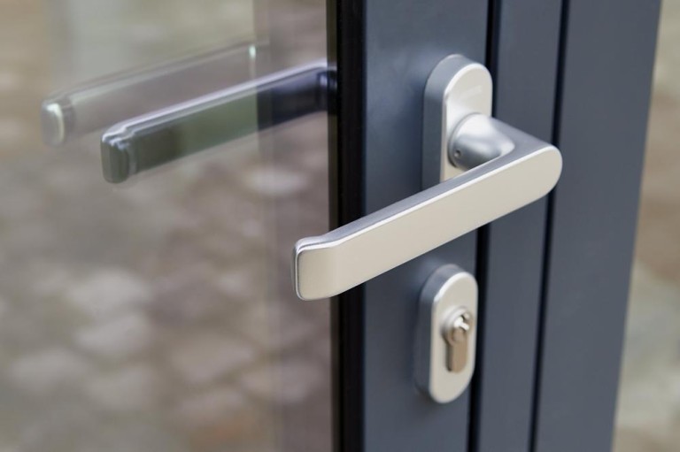 Porte d'entrée à Grossœuvre, quels critères pour bien choisir ?